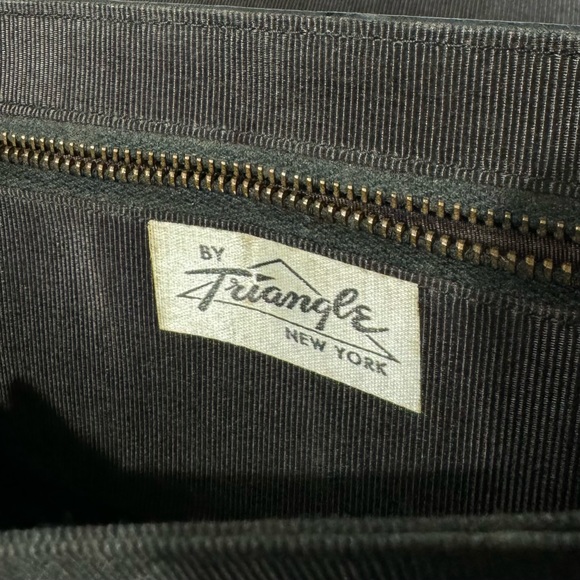 Vintage ostrich leather Triangle bag - Picture 2 of 7